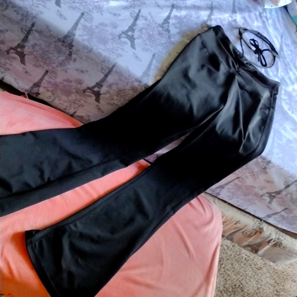black stretch pants